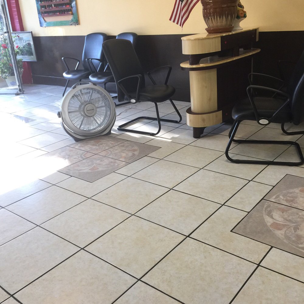 No air conditioning. No air conditioning.