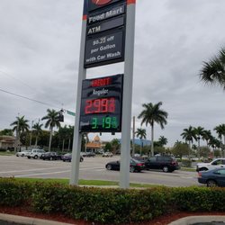 Sun Gas Texaco - Bill Lewis of Vero Beach filling up for $3.00 a gallon at Sun Gas Texaco in West Palm Beach, Florida.