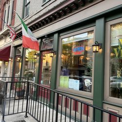 Mamma Ventura Restaurant & Lounge - Exterior