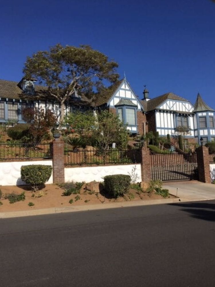 Slide of Dowell Construction