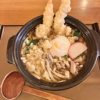 Udon Mugizo - Mountain View - Nabeyaki Udon with Shrimp Tempura & tempura bits, chunks of chicken, faux fish slice and green onions (1/5/25) - Japanese Near Me - Mountain View, California Udon Mugizo - Mountain View - Nabeyaki Udon with Shrimp Tempura & tempura bits, chunks of chicken, faux fish slice and green onions (1/5/25) - Japanese Near Me - Mountain View, California