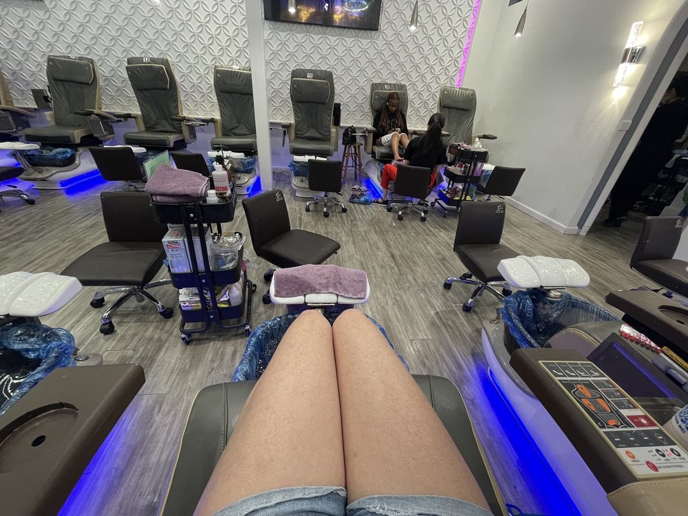 E NAIL BAR Updated July 2024 35002 Pacific Hwy S, Federal Way