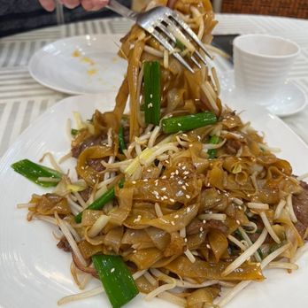 J Zhou Oriental Cuisine - Beef Chow Fun - Dim Sum Near Me - Tustin, California J Zhou Oriental Cuisine - Beef Chow Fun - Dim Sum Near Me - Tustin, California