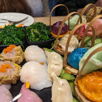 Jingle Bao - Close-up of the combo platter - Asian Fusion Near Me - Vancouver, British Columbia Jingle Bao - Close-up of the combo platter - Asian Fusion Near Me - Vancouver, British Columbia