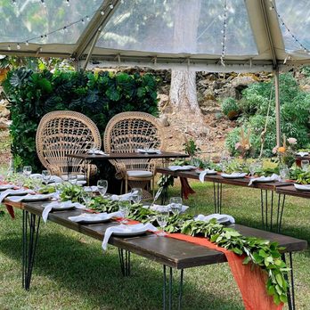 Spinning Web Florist - Wedding reception floral arrangements! - Florists Near Me - Honolulu, Hawaii Spinning Web Florist - Wedding reception floral arrangements! - Florists Near Me - Honolulu, Hawaii