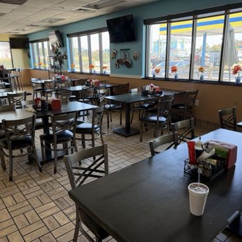 Chicken Coop Country Diner - Lots of tables in the dining room - Breakfast & Brunch Near Me - Corolla, North Carolina