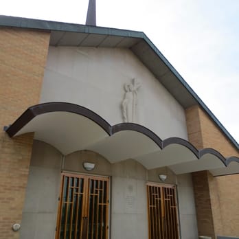 St Helen Parish - Closer view of the front of the church - Churches Near Me - Dayton, Ohio St Helen Parish - Closer view of the front of the church - Churches Near Me - Dayton, Ohio