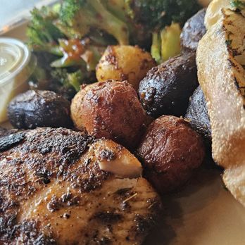 Urban Plates - Blackened Salmon - Salad Near Me - Pasadena, California Urban Plates - Blackened Salmon - Salad Near Me - Pasadena, California