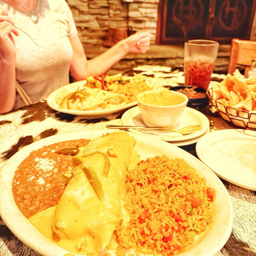 La Hacienda Ranch - Chicken enchiladas and burrito de Gonzalez. - Tex-Mex Near Me - Dallas, Texas La Hacienda Ranch - Chicken enchiladas and burrito de Gonzalez. - Tex-Mex Near Me - Dallas, Texas