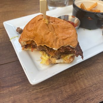 Score on King - Burger - Sports Bars Near Me - Toronto, Ontario Score on King - Burger - Sports Bars Near Me - Toronto, Ontario
