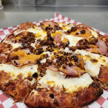 Streetzzas Pizza Truck - Bacon Cheddar Melt, add tomato! - Food Trucks Near Me - Keizer, Oregon Streetzzas Pizza Truck - Bacon Cheddar Melt, add tomato! - Food Trucks Near Me - Keizer, Oregon