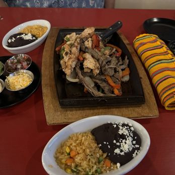 Frida’s Kitchen & Bar - Fajitas for two. Beef/Chicken. - Mexican Near Me - Bryan, Texas