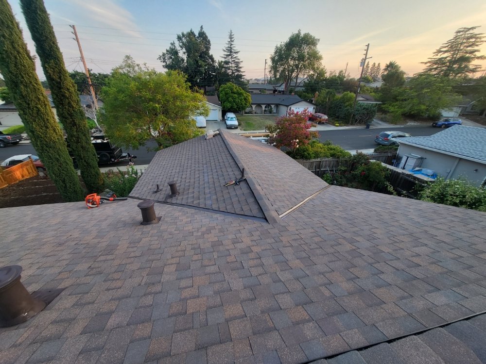 Slide of GTE Construction & Roofing 