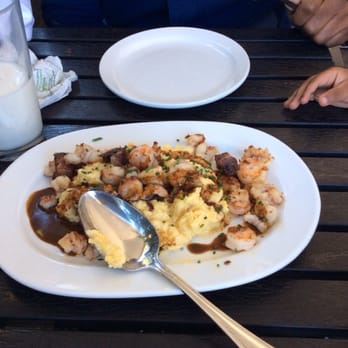 Blue Collar - Shrimp and grits - Comfort Food Near Me - Miami, Florida Blue Collar - Shrimp and grits - Comfort Food Near Me - Miami, Florida