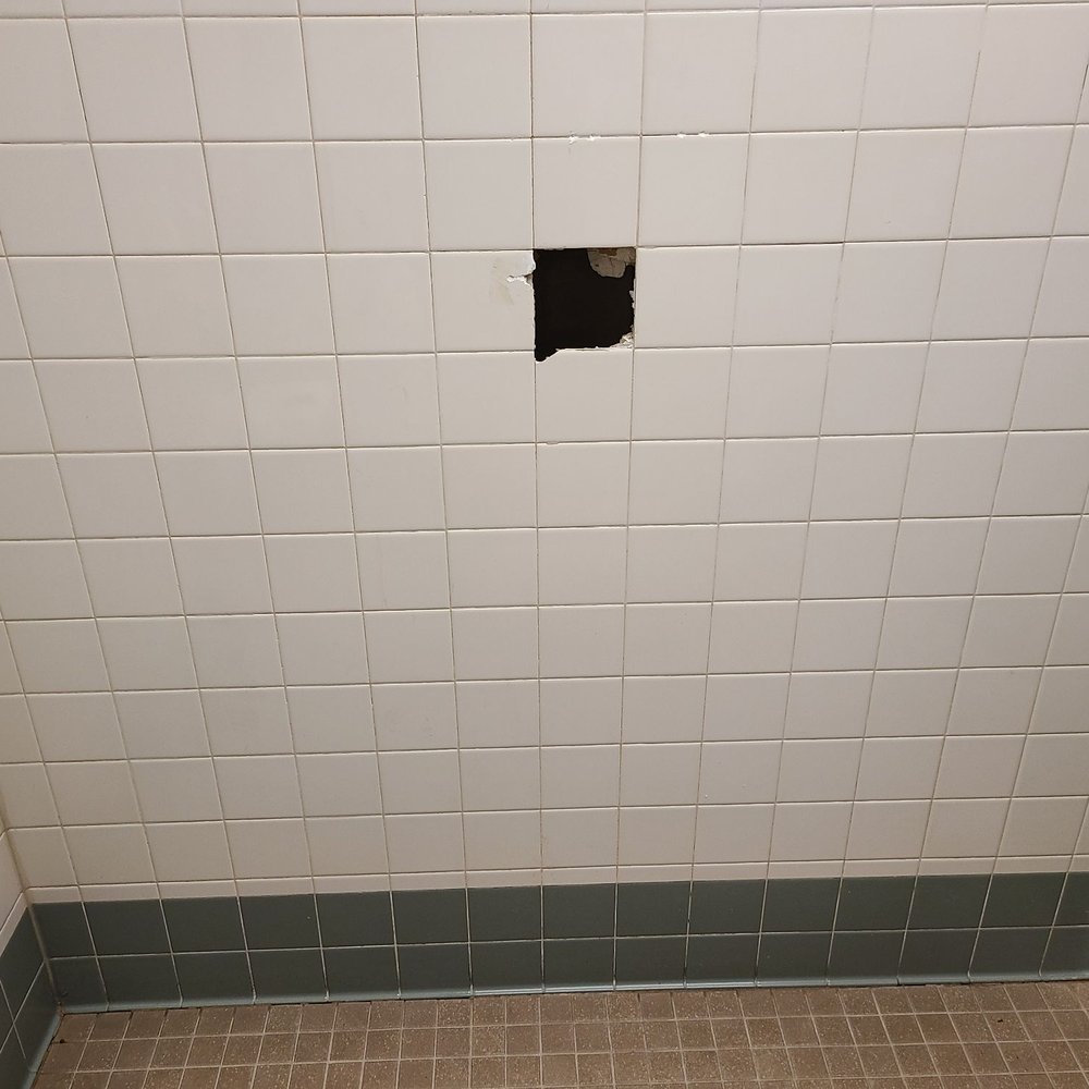 Kroger - Mens restroom - Grocery Near Me - Jasper, Georgia