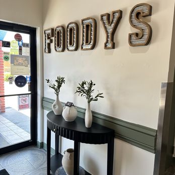 Foodys Restaurant - Signage - Bars Near Me - Tampa, Florida Foodys Restaurant - Signage - Bars Near Me - Tampa, Florida