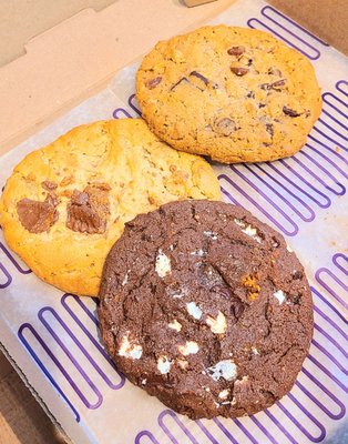 Insomnia Cookies by null