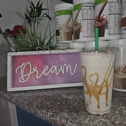 Vida Nutrition - My mango protein shake with caramel drizzle