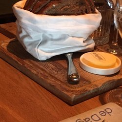 De Dagvisser - Table bread.