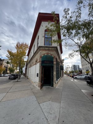 Genna's Lounge by null