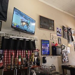 Gumlog Brewing Company - Behind the bar