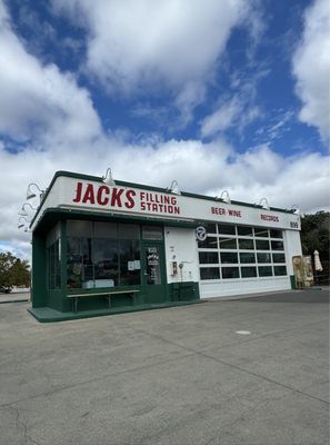 Jack’s Filling Station by null