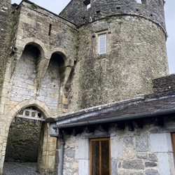 Irish Day Tours - Cahir castle
