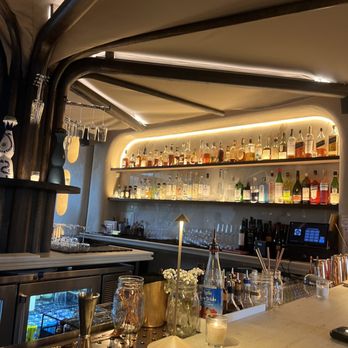 Melrose - Bar area - Cocktail Bars Near Me - Houston, Texas