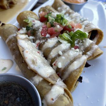 Finneys Crafthouse - Porter Ranch - Steak Taquitos - New American Near Me - Porter Ranch, California