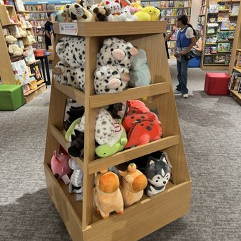 Barnes & Noble - Bookstores Near Me - Elk Grove, California