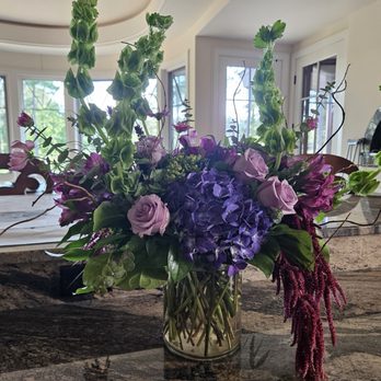 Hollyfield Design - Floral arrangement - Florists Near Me - Southern Pines, North Carolina Hollyfield Design - Floral arrangement - Florists Near Me - Southern Pines, North Carolina