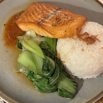 Calle Dao - Bryant Park - BIAN PAO SALMON - Cuban Near Me - New York, New York