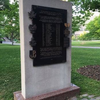 Confederation Park - Parks Near Me - Ottawa, Ontario