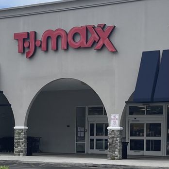 T J Maxx - Outside - Department Stores Near Me - Deerfield Beach, Florida