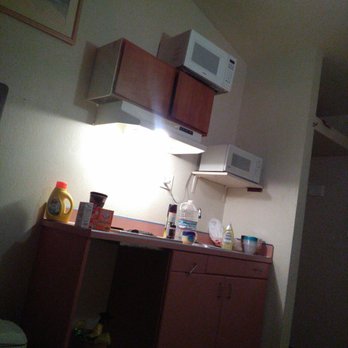 Carquinez Inn - Dirty kitchenette and roaches - Hotels Near Me - Vallejo, California Carquinez Inn - Dirty kitchenette and roaches - Hotels Near Me - Vallejo, California