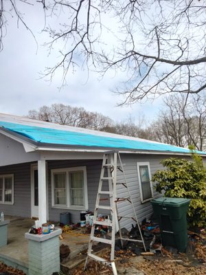 Williams Roofing And Remodeling Logo