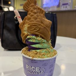 Ube Pandan (Filipino) Swirl w/ Ube Taiyaki Ube Pandan (Filipino) Swirl w/ Ube Taiyaki