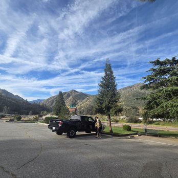 Corral Creek Lodge - This is right outside of the lodge - Hotels Near Me - Kernville, California