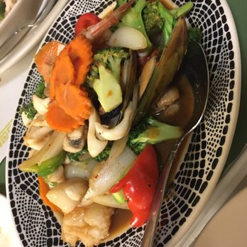 Krua Thai Restaurant - Basil seafood - Thai Near Me - Buzzards Bay, Massachusetts