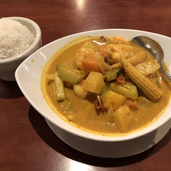 Mai Thai Restaurant - Yellow curry with shrimp - Thai Near Me - Orange, Connecticut Mai Thai Restaurant - Yellow curry with shrimp - Thai Near Me - Orange, Connecticut