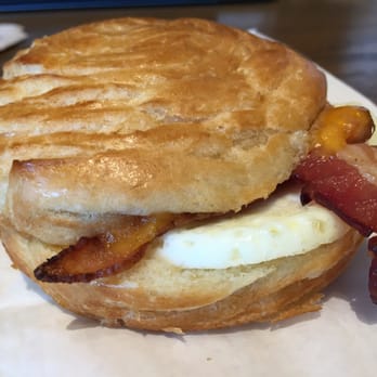 Starbucks - Double smoked bacon cheddar n egg $3.75 300 calories - Coffee & Tea Near Me - San Jose, California Starbucks - Double smoked bacon cheddar n egg $3.75 300 calories - Coffee & Tea Near Me - San Jose, California