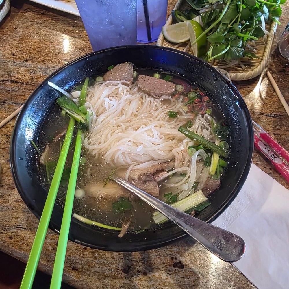 Anh Hong Restaurant - Beef combo pho - Vietnamese Near Me - Orlando, Florida Anh Hong Restaurant - Beef combo pho - Vietnamese Near Me - Orlando, Florida