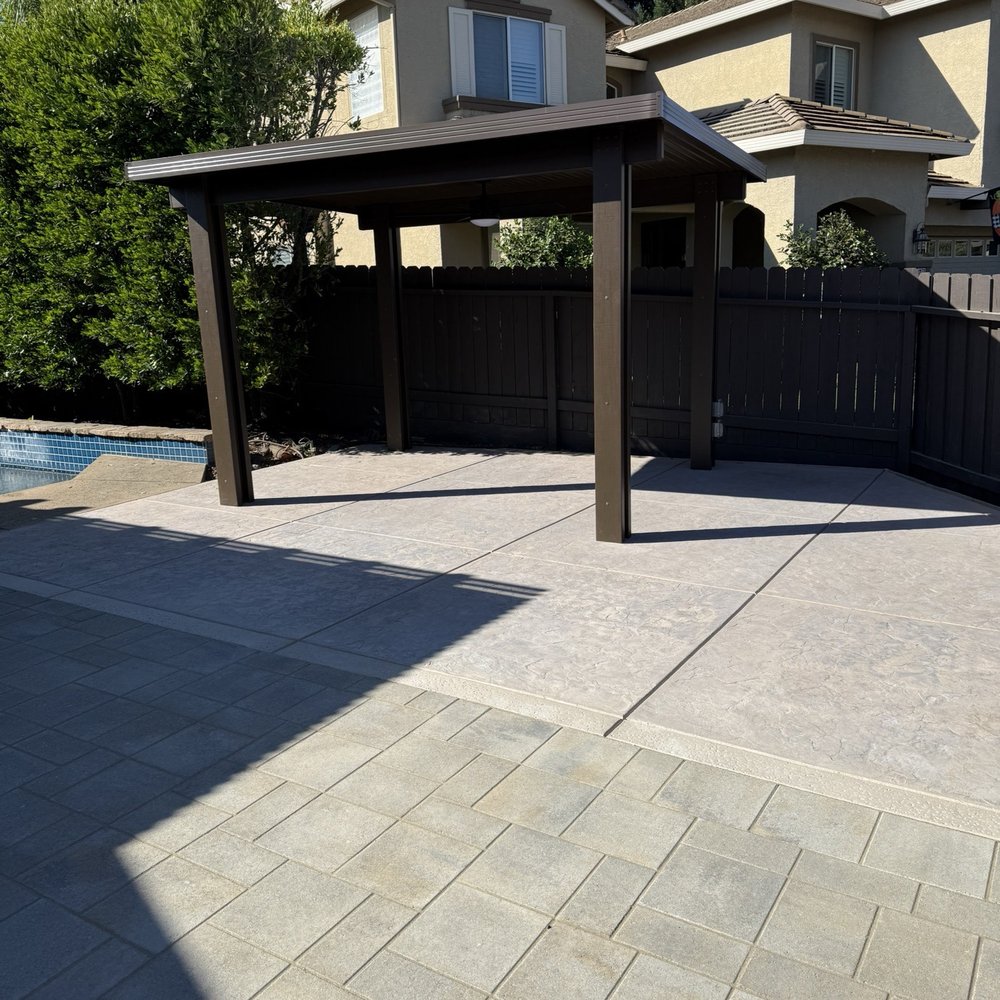 Standalone patio cover
