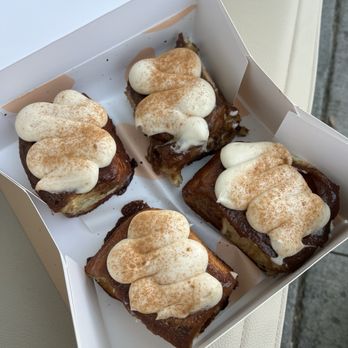 To Live For Bakery - Cinnamon Buns - Bakeries Near Me - Vancouver, British Columbia To Live For Bakery - Cinnamon Buns - Bakeries Near Me - Vancouver, British Columbia