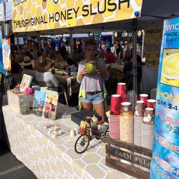 Wicked Hi Slush - Ashley serves up some delicious Slush!! - Juice Bars & Smoothies Near Me - Waialua, Hawaii