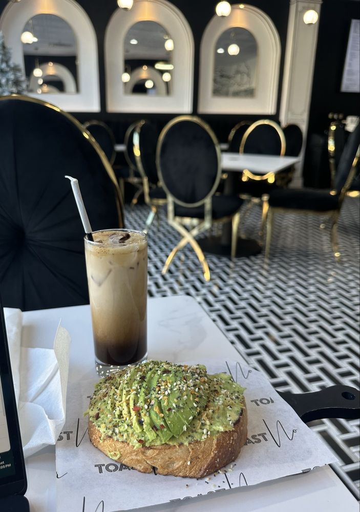 Toast Noir Cafe