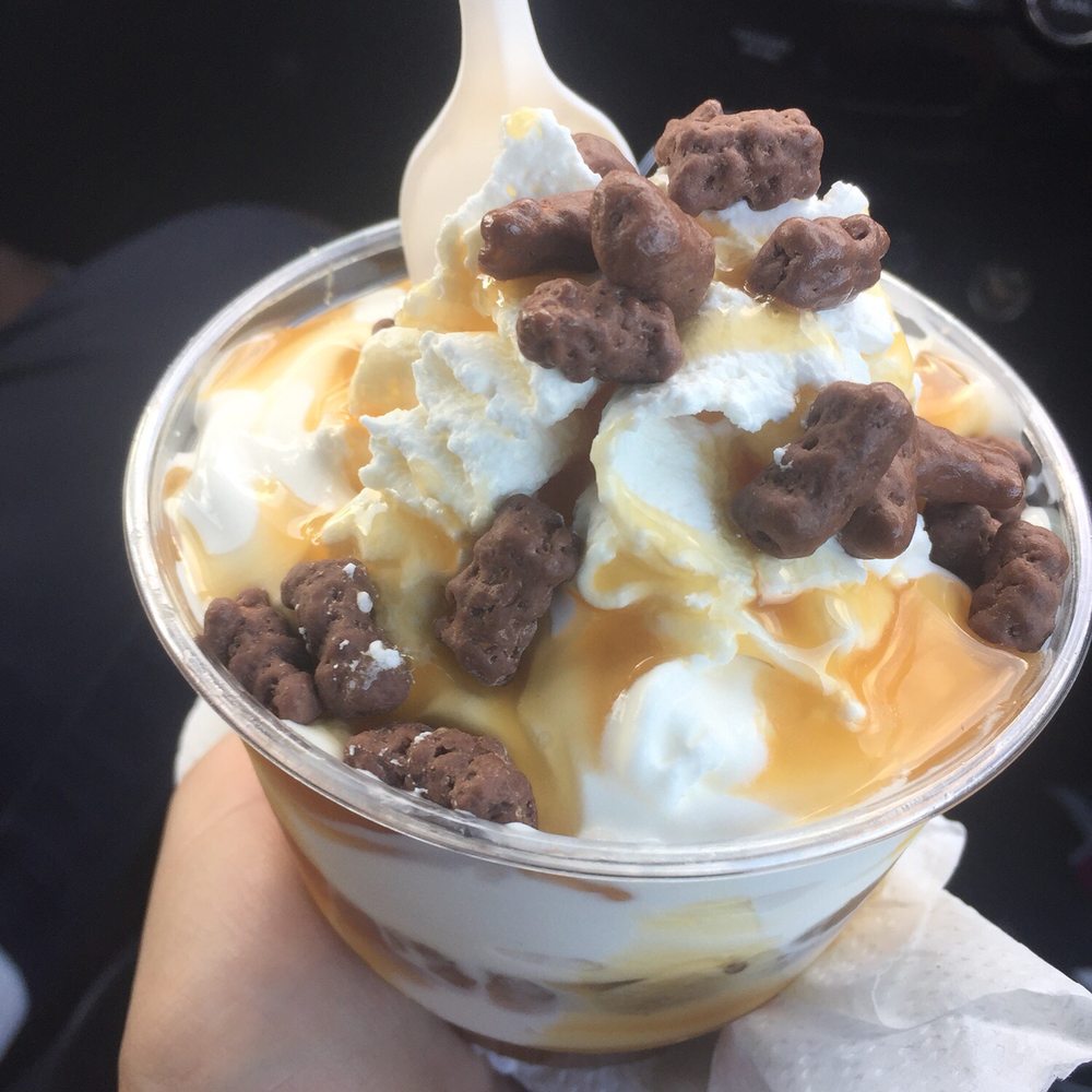 Ralph's pretzel twist sundae!!!! Amazingly delicious :-) Ralph's pretzel twist sundae!!!! Amazingly delicious :-)