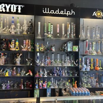 MIKE'S SMOKE SHOP - Updated May 2026 - 12 Photos - 7305 Sunset Blvd, Los  Angeles, California - Tobacco Shops - Phone Number