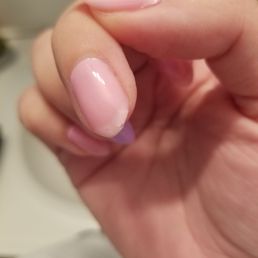 Nail cracking this is my own nail . Gel nails Nail cracking this is my own nail . Gel nails