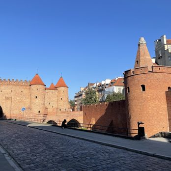 Plac Zamkowy - Landmarks & Historical Buildings Near Me